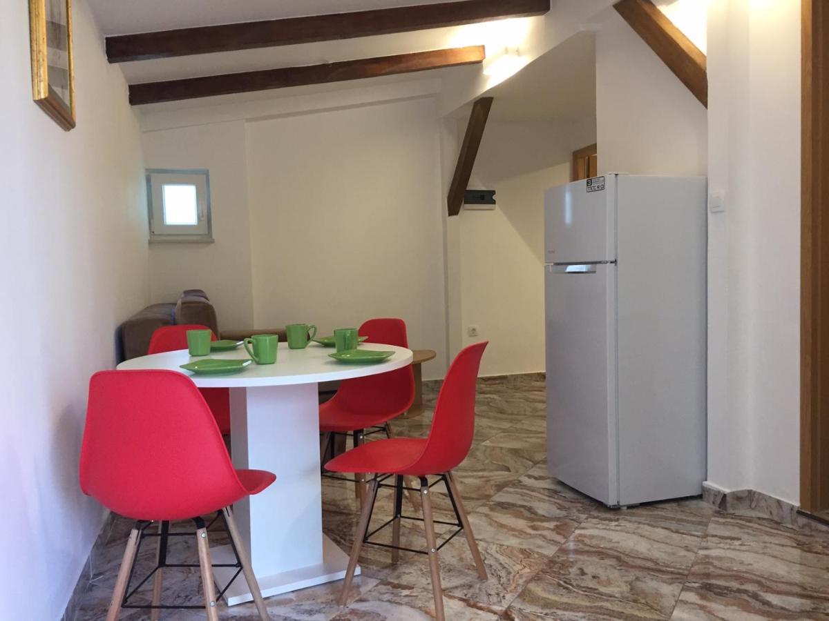 One-Bedroom Apartment, Wifi, Airco, Parking, Washing Machine, Grill Medulin Exterior photo