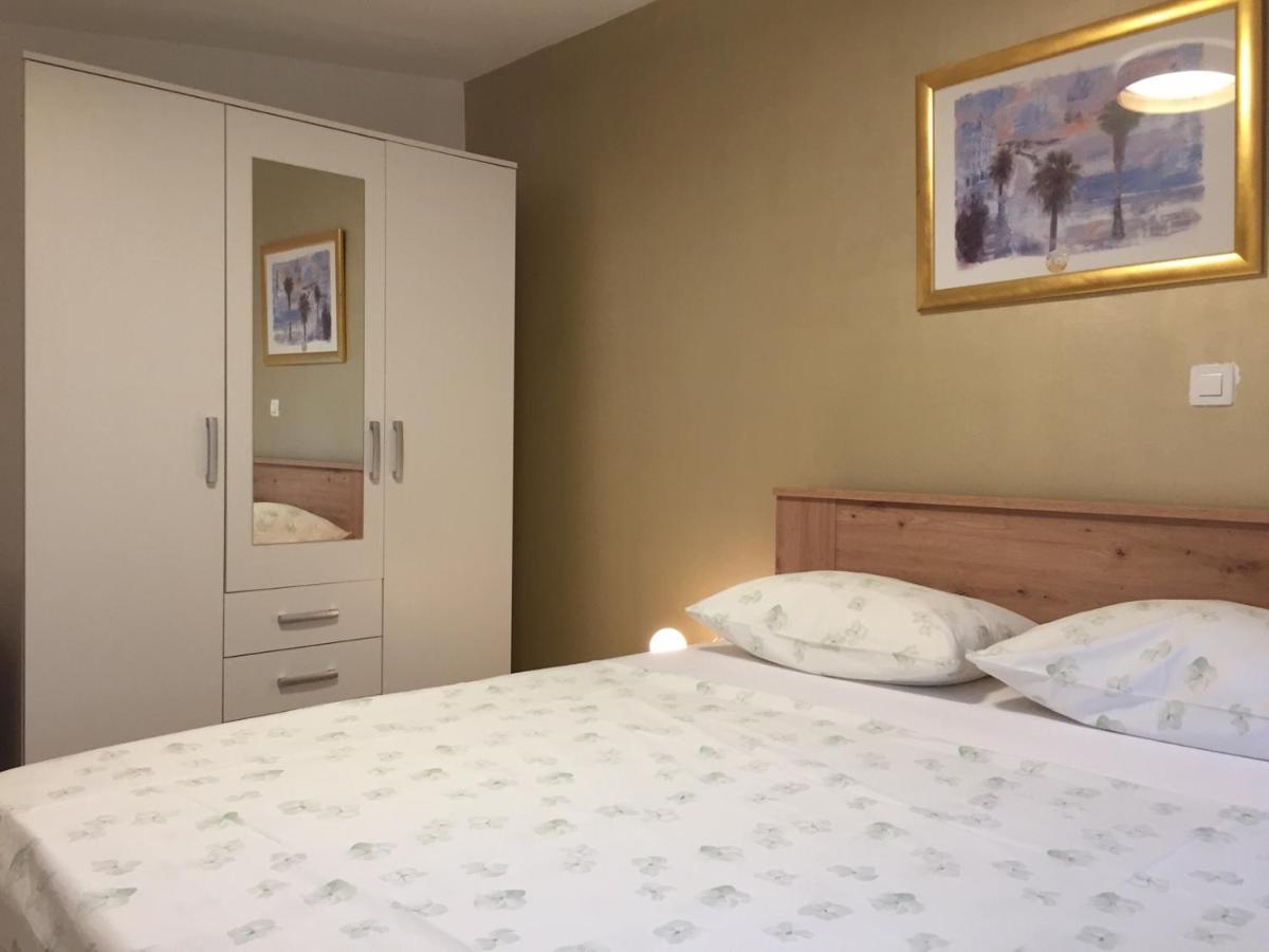 One-Bedroom Apartment, Wifi, Airco, Parking, Washing Machine, Grill Medulin Exterior photo